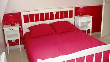 Cottage | 5 bedrooms, individually furnished, iron/ironing board