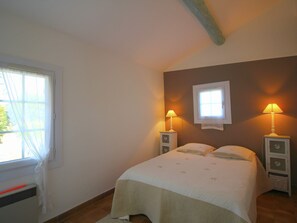 House | Room amenity - Holiday Home Provence With Pool (Cereste)