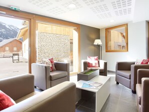 Reception - Modern Apartment With a Dishwasher in Authentic Vaujany (Vaujany)