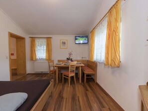 House | Dining