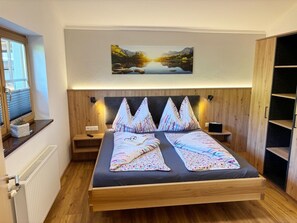 House | 1 bedroom, individually furnished, bed sheets