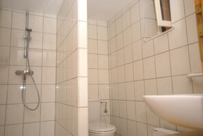 Apartment | Bathroom - Apartment in Riquewihr Near Vineyards (Riquewihr)