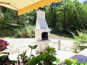 Chalet | Balcony - Modern Chalet in Neuvic With Private Swimming Pool (Neuvic)