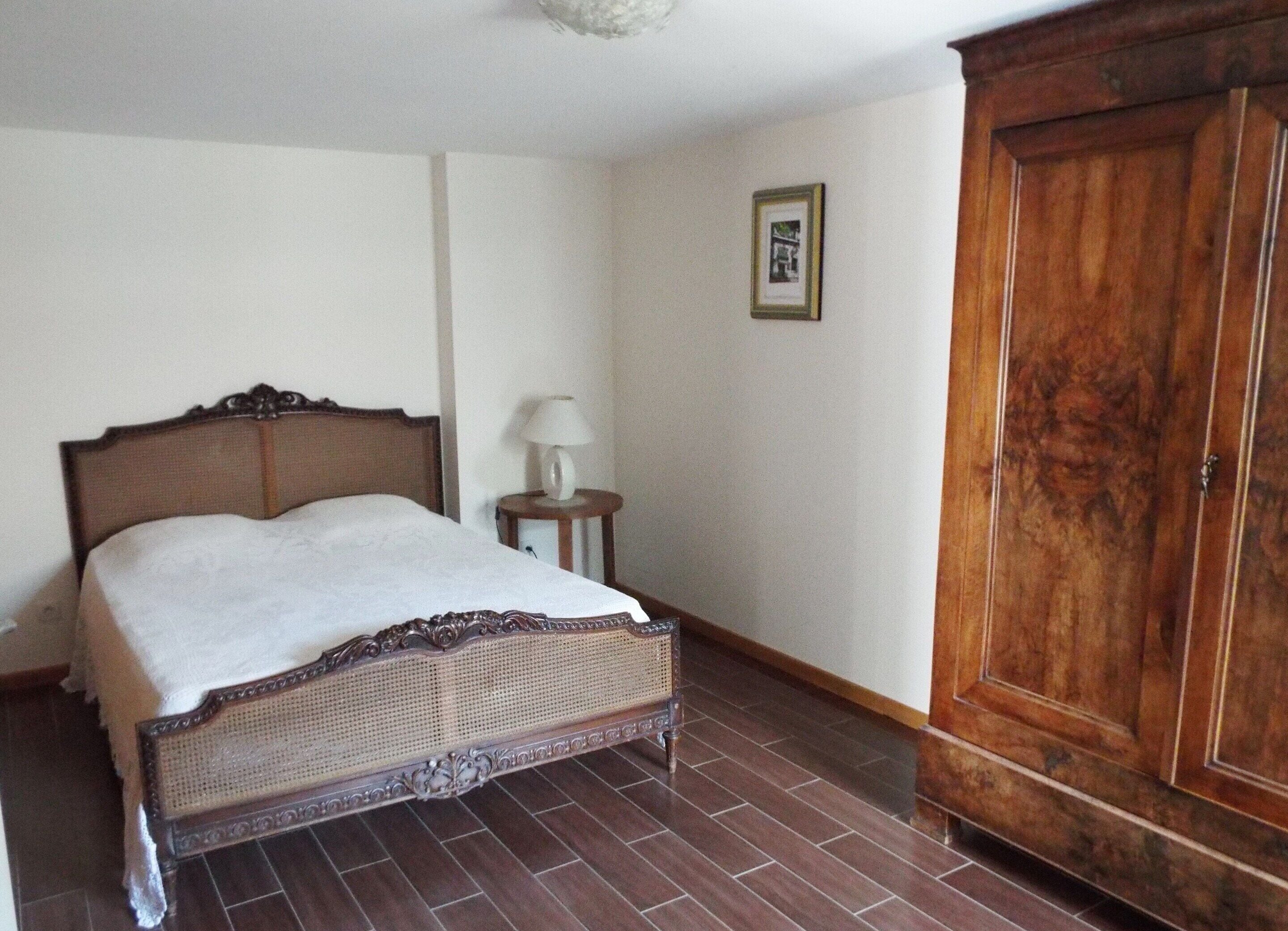 House | 3 bedrooms, individually furnished