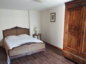 Room amenity - Holiday Home in Ardeche With Pool & Garden (Lalevade-d'Ardeche)