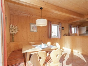 Chalet | Dining