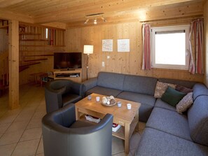 Chalet | Living area