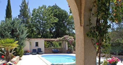 Spacious Villa With Pool in Saint-cesaire-de-gauzignan