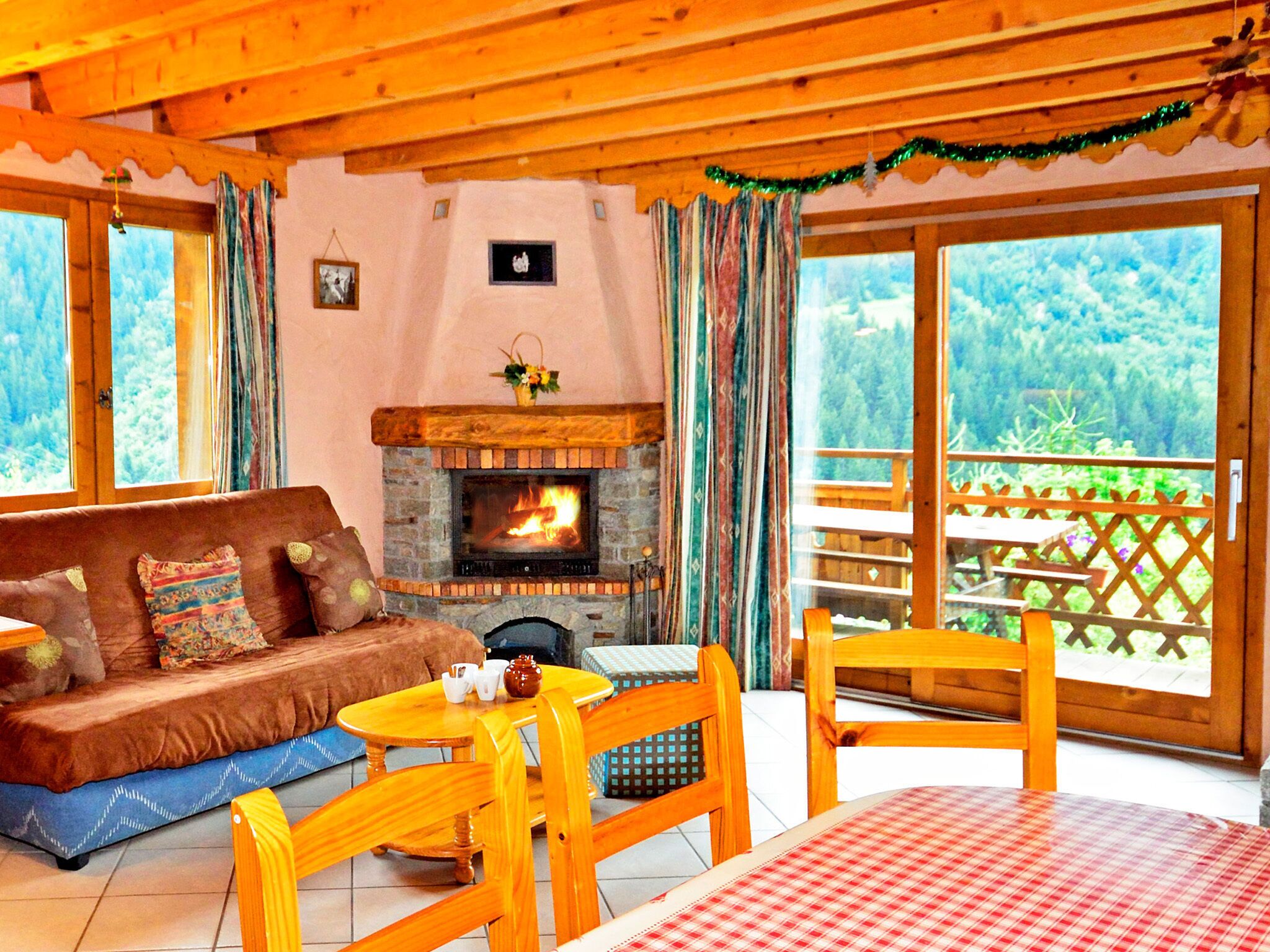 Chalet | Living room | Fireplace