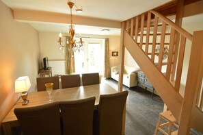 House | Dining - Comfy Holiday Home near Forest in Slenaken (Slenaken)