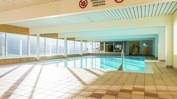 Apartment | Pool | Outdoor pool