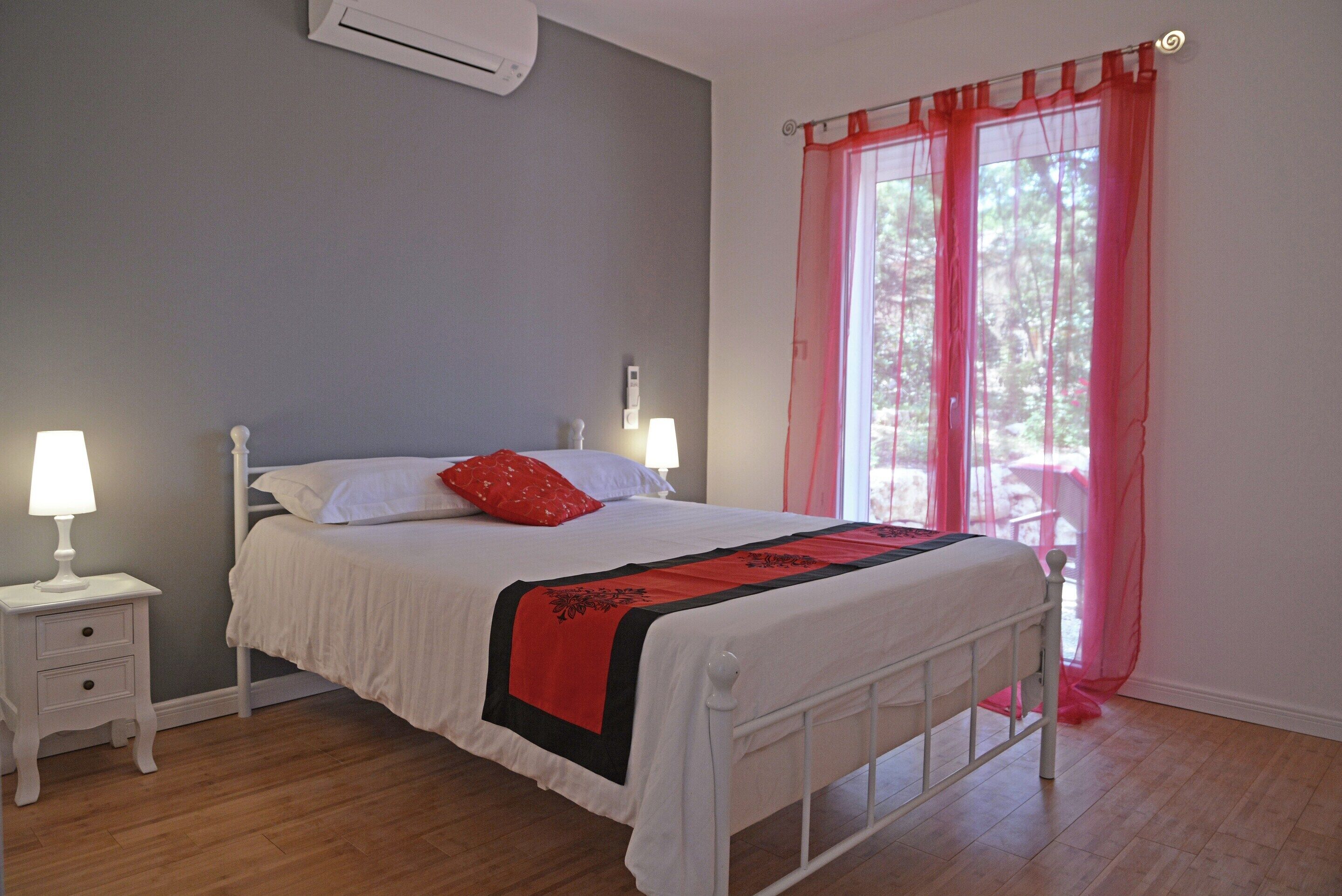 3 bedrooms, individually furnished, bed sheets