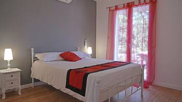 3 bedrooms, individually furnished, bed sheets