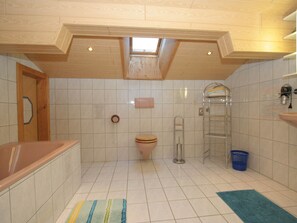 Apartment | Bathroom - Cozy Apartment in Embach Austria near Ski Area (Lend)
