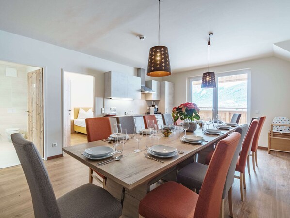 Apartment | Dining