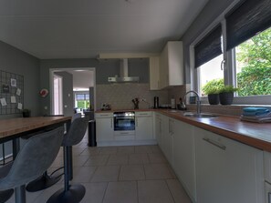 Villa | Privat køkken | Højstol