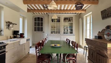 Vila | Tempat makan