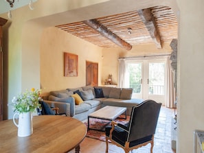 Villa | Living room - Villa in Saignon With Pool and Scenic Views (Saignon)