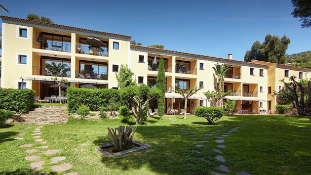 Unclassified image, 1 of 10, button - Stylish Apartment With AC, Located on a Beautiful bay (Rayol-Canadel-sur-Mer)