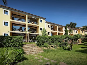 Exterior - Stylish Apartment With AC, Located on a Beautiful bay (Rayol-Canadel-sur-Mer)