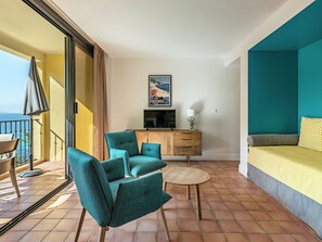 Apartment | Living room - Stylish Apartment With AC, Located on a Beautiful bay (Rayol-Canadel-sur-Mer)