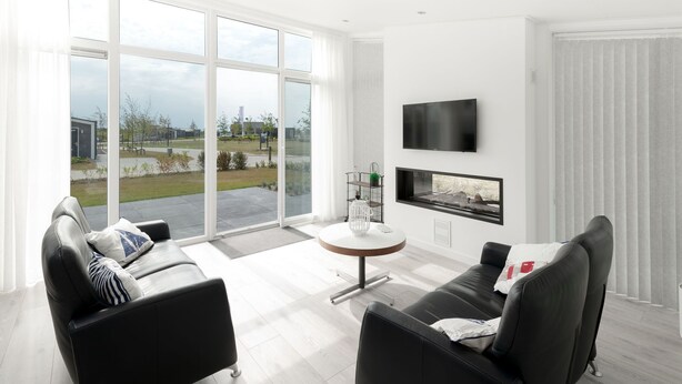 House | Living room | Fireplace - Chalet with Fireplace near Oosterschelde (Wemeldinge)