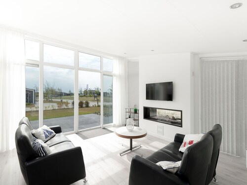 Chalet with Fireplace near Oosterschelde