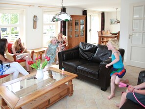 Villa | Living area - Nice Villa in Wieringer Style near Wadden Sea (Hippolytushoef)