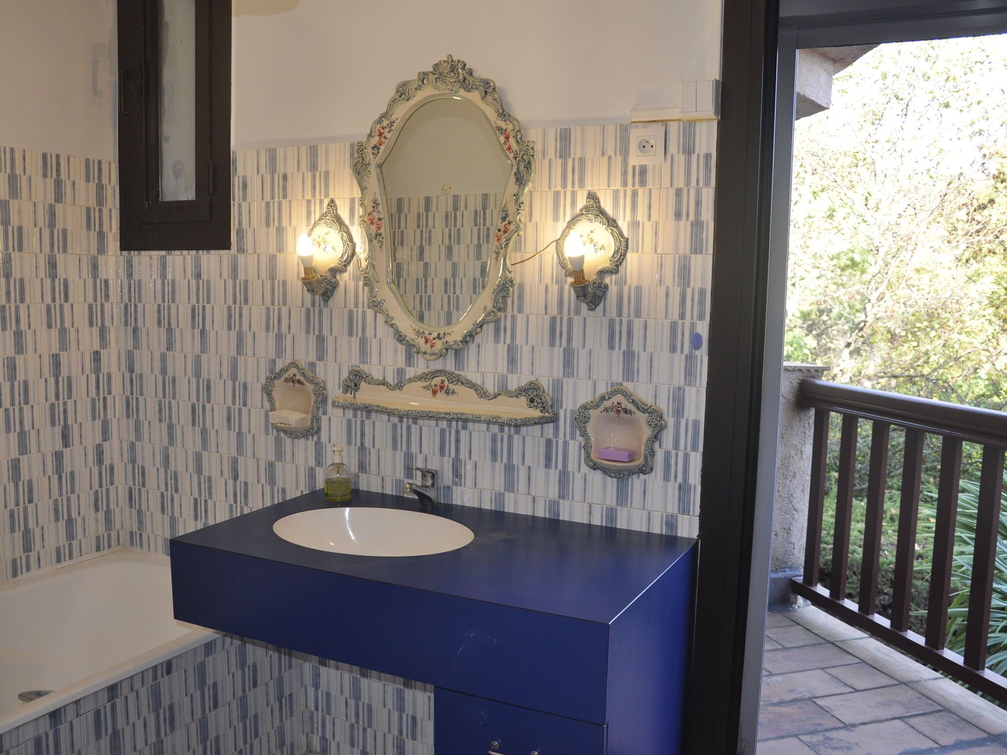 House | Bathroom | Bathtub