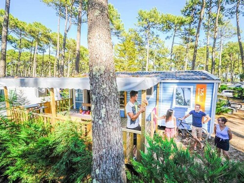 Pretty Mobile Home With a Covered Terrace 800 m From the Beach