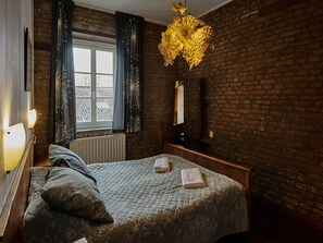 Apartment | 5 bedrooms, individually furnished, bed sheets - Modern Comfort in a Central Spot (Eijsden)