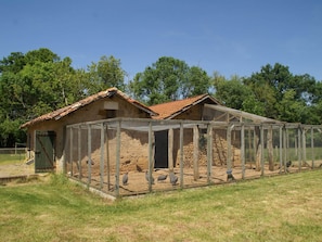 Exterior - Holiday Home in Pressac With Swimming Pool, Pond, Heating (Pressac)