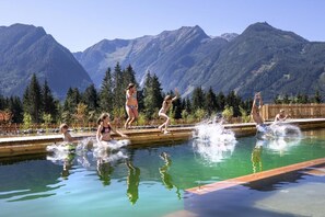 Chalet | Pool | Outdoor pool - Nationalpark Chalet Schwarzes Horndl (Neukirchen am Grossvenediger)