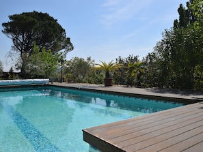 Outdoor pool, a heated pool - Nice Apartment in a Unique Location Near the Village of La Garde-adhémar (Les Granges-Gontardes)