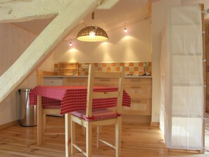 House | Living room - Gite Le Mauzac in 250 Year old Wine (Fayssac)