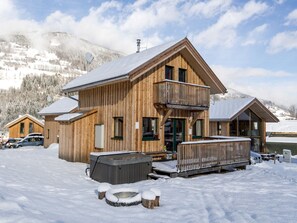 Chalet | Exterior - Attractive Chalet With hot tub (Sankt Georgen am Kreischberg)