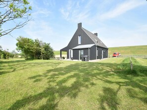 Exterior - Seaside Villa With Garden (Tzummarum)