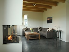 Living room - Seaside Villa With Garden (Tzummarum)
