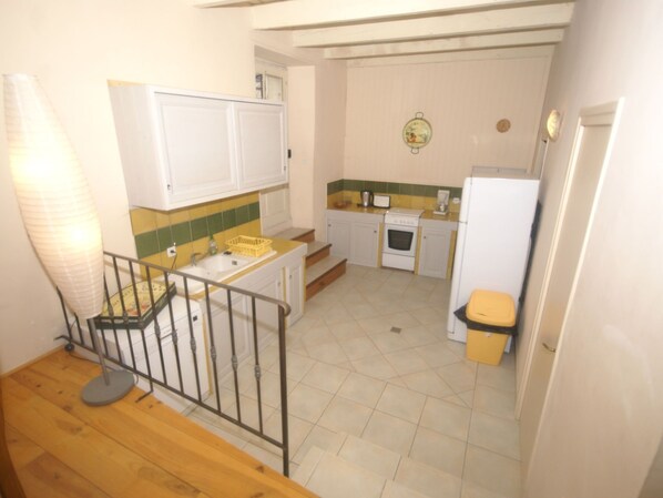 House | Private kitchen - Holiday Home in Ardeche Near Chateau Ventadour (Lalevade-d'Ardeche)