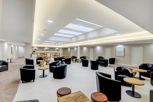 OYO Plymouth Central Hotel