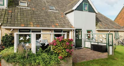 Quaint Apartment in Oosterend Terschelling near Sea