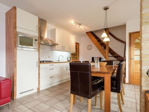 Dining - Quaint Apartment in Oosterend Terschelling near Sea (Oosterend)