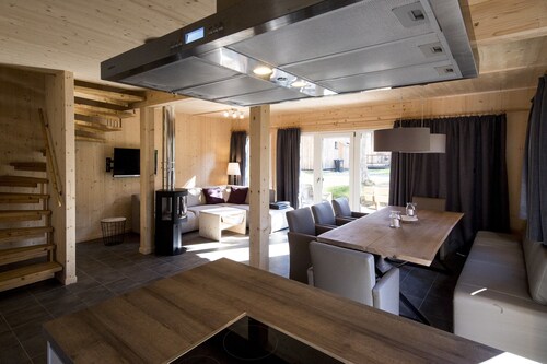 Chalet With Indoor hot tub