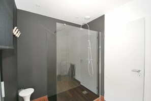 Villa | Bathroom - Sunset Villa With Bay View (Albitreccia)