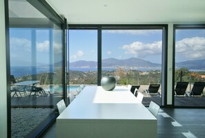 Villa | Tempat makan