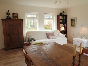 Living room - Romantic Holiday Home Directly on the Markermeer Lake With Waterfront Terrace (Schardam)