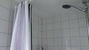 House | Bathroom | Shower, towels