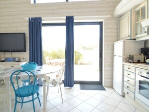 Dining - Quaint Holiday Home in Château-d'olonne Near Sea (Les Sables d'Olonne)