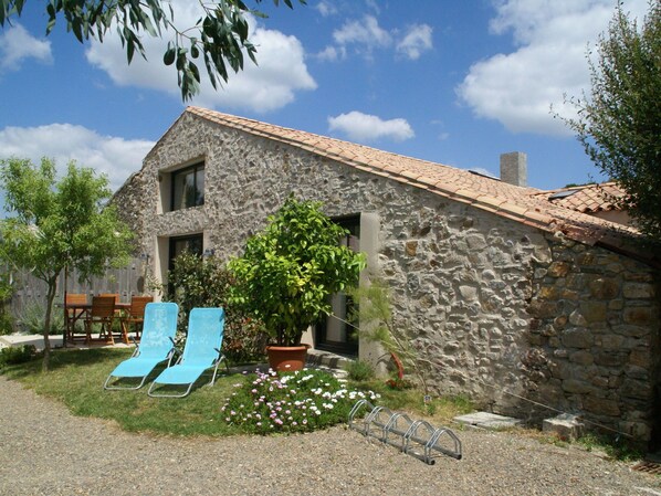 House | Exterior - Quaint Holiday Home in Château-d'olonne Near Sea (Les Sables d'Olonne)
