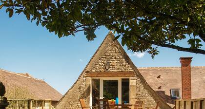 Lovely Cottage in Peyzac-le-moustier With Terrace